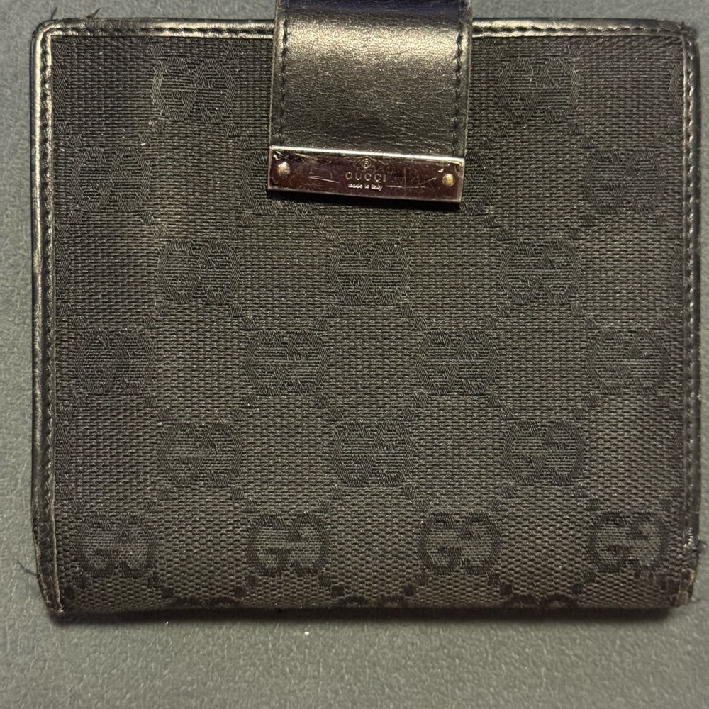 Gucci canvas Bi Fold Wallet